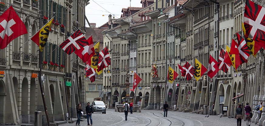 Alte Berner Fahne, Fahne der Republik Bern, Militärfahne des Ancien Régime