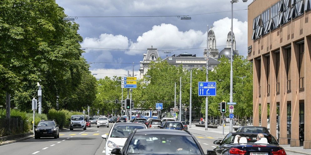 Die Kantonspolizei Zürich bewilligt den Spurabbau an der Bellerivestrasse nicht. Die Stadt wollte auf der Einfallsachse am rechten Seeufer die Fahrspuren von vier auf zwei reduzieren, erst einmal als  ...