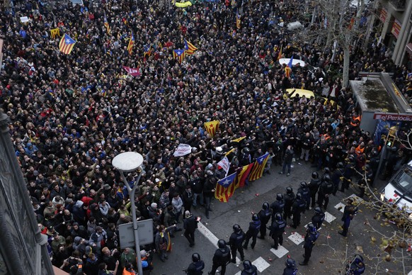 Demonstration gegen die Festnahme Puigdemonts.