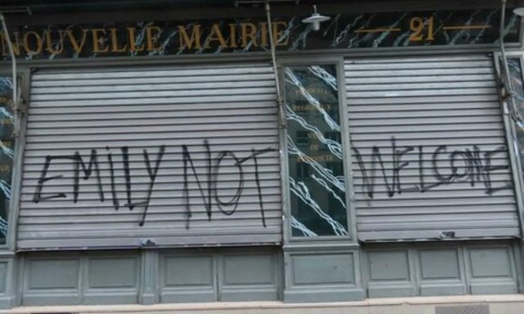 emily in paris not welcome

https://twitter.com/cinepop/status/1755680755638780243/photo/2