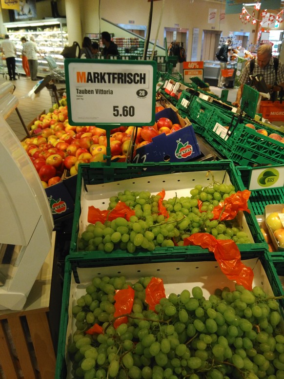 17 Momente, in denen die Migros einfach zu weit gegangen ist
hab gesucht und gesucht unter den früchten, aber scheinbar ar das geflügel bereits ausverkauft...