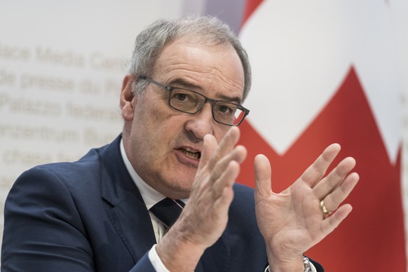 Bundesrat Guy Parmelin erlaeutert im Anschluss an die Bundesratssitzung die neusten Massnahmen zur Bewaeltigung der Krise um die Pandemie des Coronavirus COVID-19, am Mittwoch, 1. April 2020 in Bern.  ...