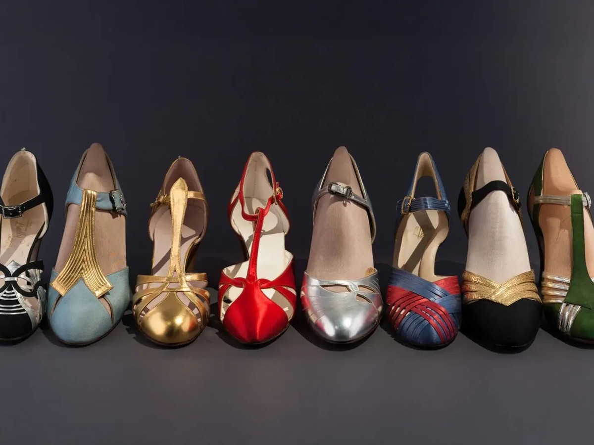 Schweizer Absatzschuhe für den amerikanischen Absatzmarkt: Glänzende Modellauswahl von Bally aus den 1930er-Jahren.
https://www.emuseum.ch/exhibitions/1855/bally?ctx=a6c29a42df2b159c94424da56360fd5e56 ...