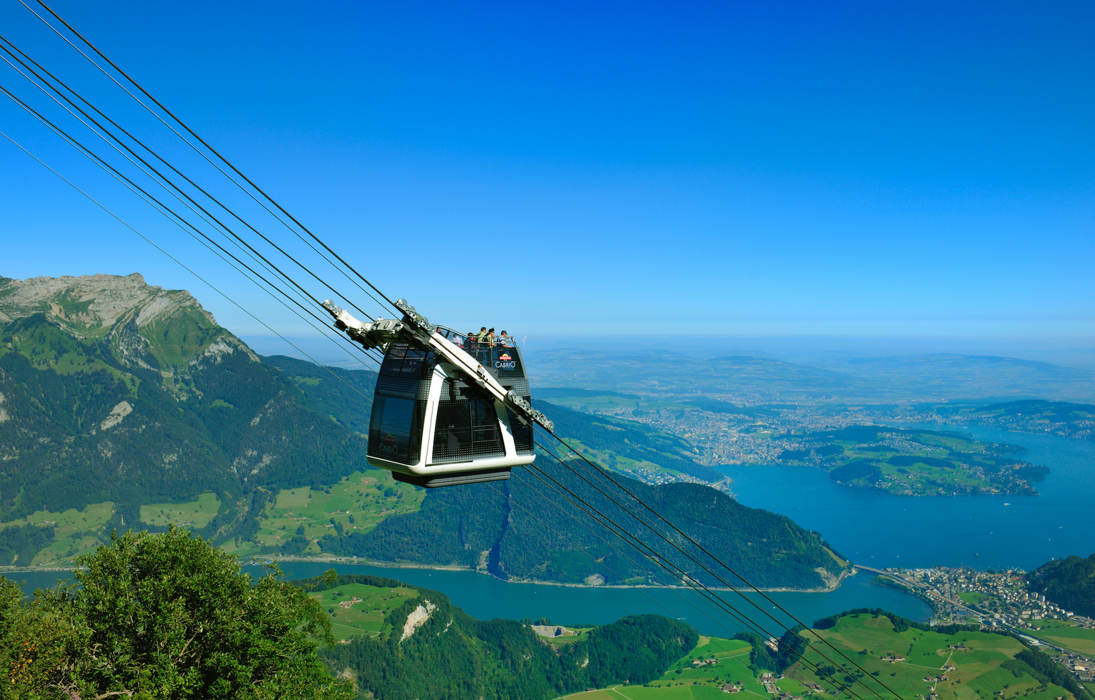 Die spektakuläre Cabrio-Fahrt aufs Stanserhorn bleibt unvergesslich.