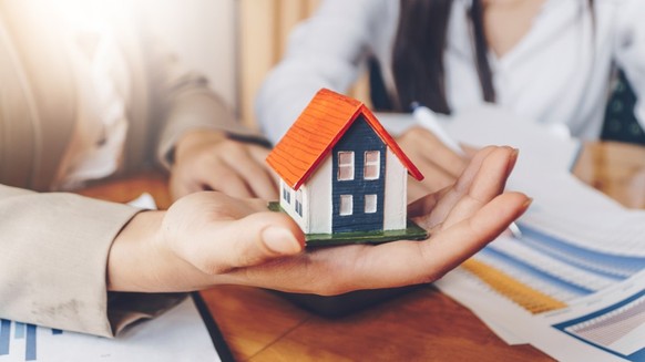 eigenheim haus immobilien shutterstock