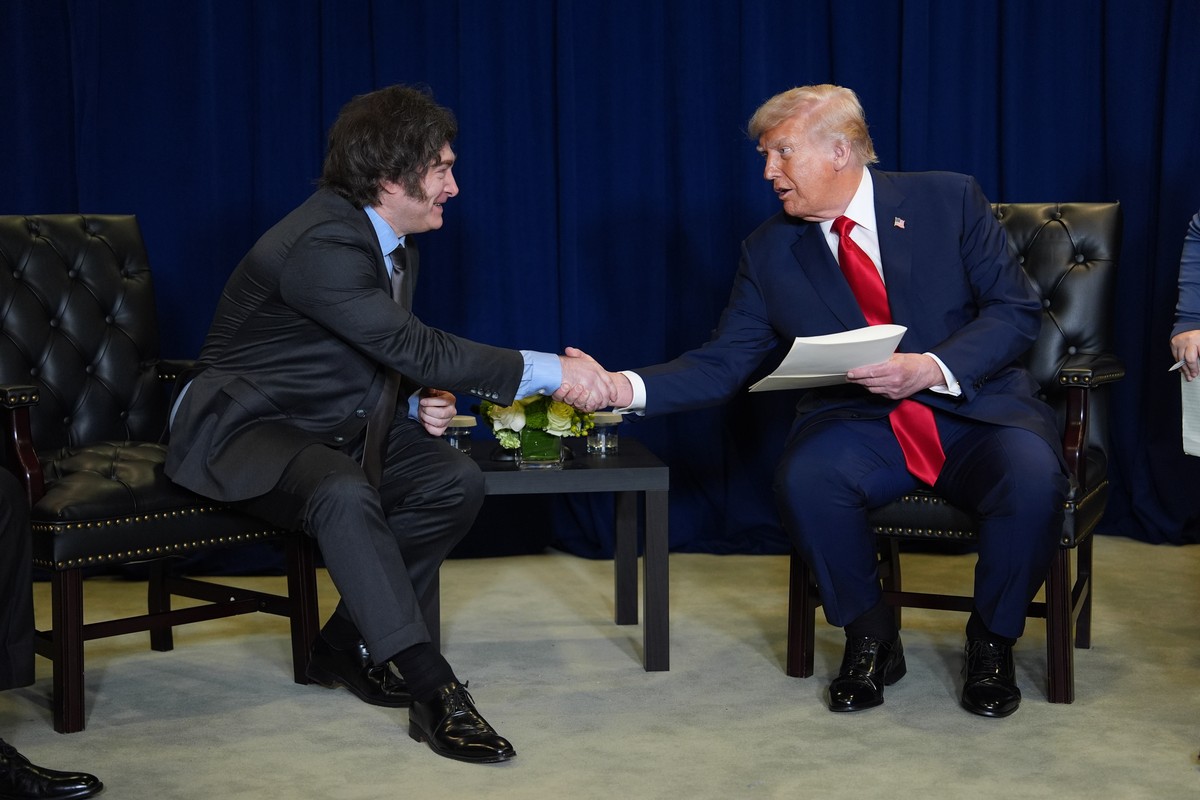 President Donald Trump meets with Argentine President Javier Milei during the United Nations General Assembly, Tuesday, Sept. 23, 2025, in New York. (AP Photo/Evan Vucci)
Donald Trump,Javier Milei
