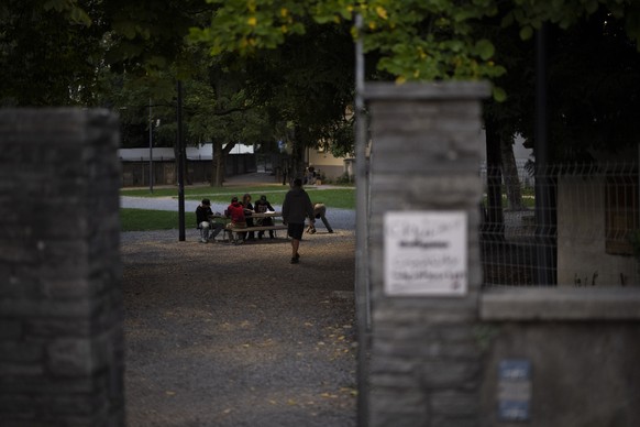 Blick auf den Churer Stadtgarten, aufgenommen am Montag, 2. Oktober 2023, in Chur. Der Stadtgarten ist Zentrum einer der groessten offenen Drogenszenen der Schweiz. (KEYSTONE/Gian Ehrenzeller)