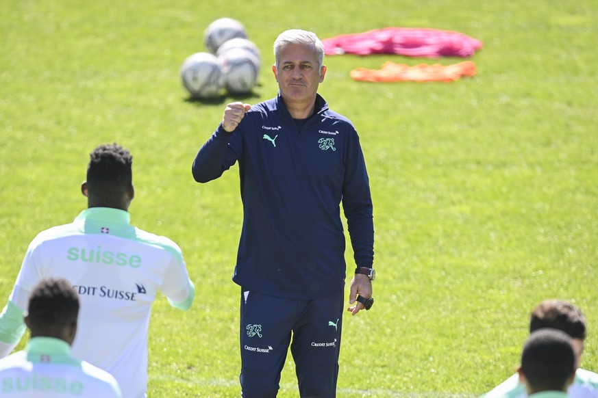 epa09106379 Switzerland&#039;s head coach Vladimir Petkovic during a training session at the Kybunpark stadium in St. Gallen, Switzerland, 30 March 2021. Switzerland will face Finland in their Interna ...