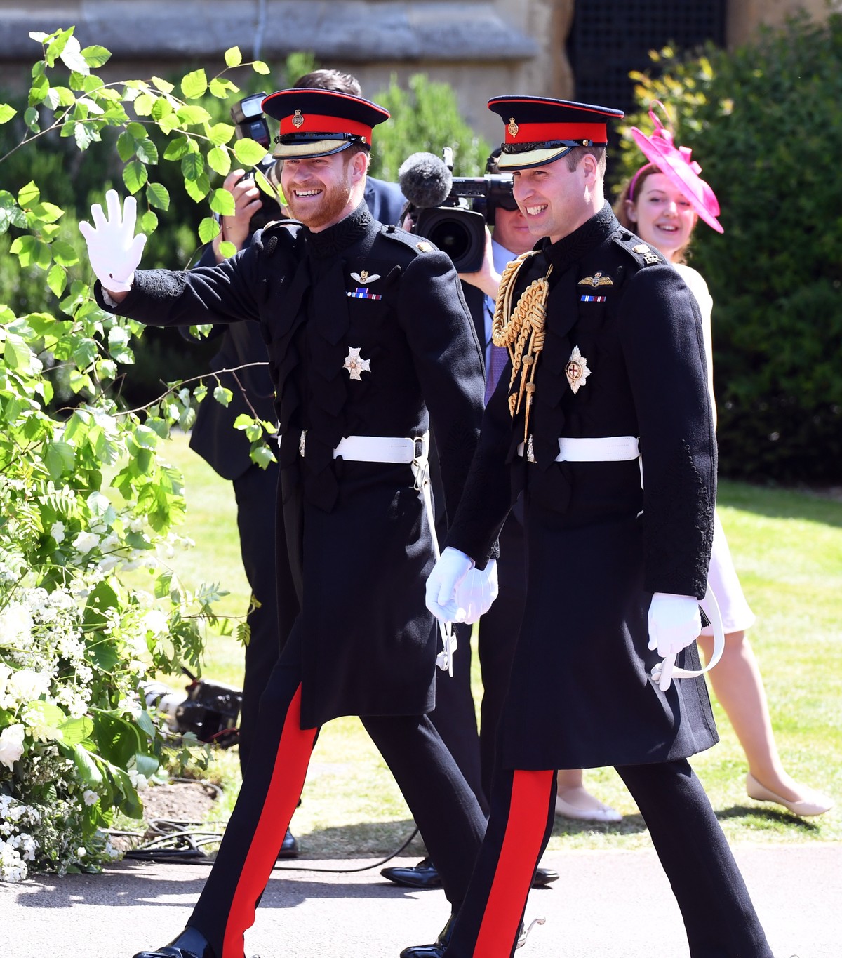 epa06749097 Britain's Prince Harry (L) and his brother and best man, Prince William (R), Duke of Cambridge arrive at St George's Chapel in Windsor Castle for his royal wedding ceremony to Me ...