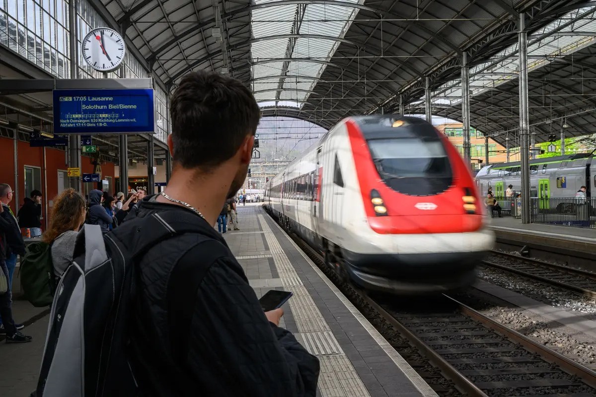 Wie viele Züge können noch fahren auf dem Schweizer Schienennetz? Diese Frage beschäftigt Schweizer Bahnexperten.