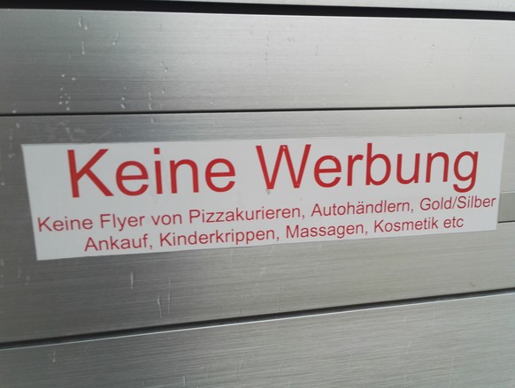 «Bitte keine Werbung» simpel erklärt
mein versuch diese papierverschwendung zu stoppen 😒

aber funktioniert immer noch nicht 😭