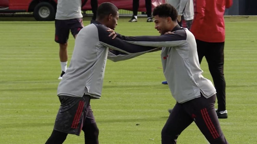 Kamen sich im Training sehr nahe: David Alaba und der später positiv getestete Serge Gnabry