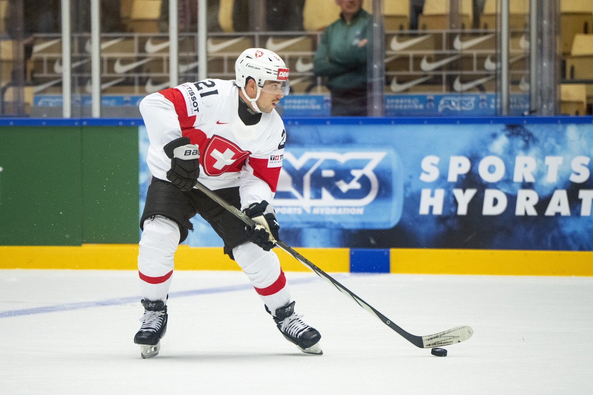 epa12094701 Switzerland's Kevin Fiala in action during the IIHF 2025 World Championship preliminary round group B ice hockey game between USA and Switzerland, in Herning, Denmark, 12 May 2025. EP ...