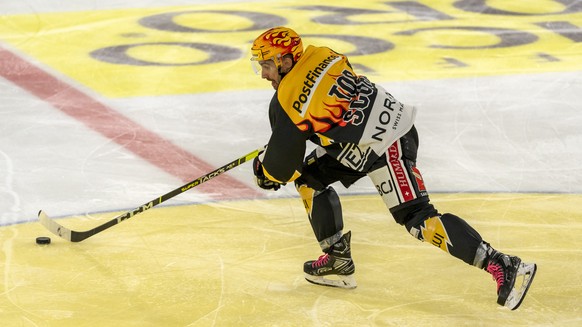 Ajoies PostFinance Top Scorer Thibault Frossard beim Eishockey-Qualifikationsspiel der National League zwischen dem HC Ajoie und den SCL Tigers in der Raiffeisen Arena in Porrentruy, am Samstag, 2. Ok ...