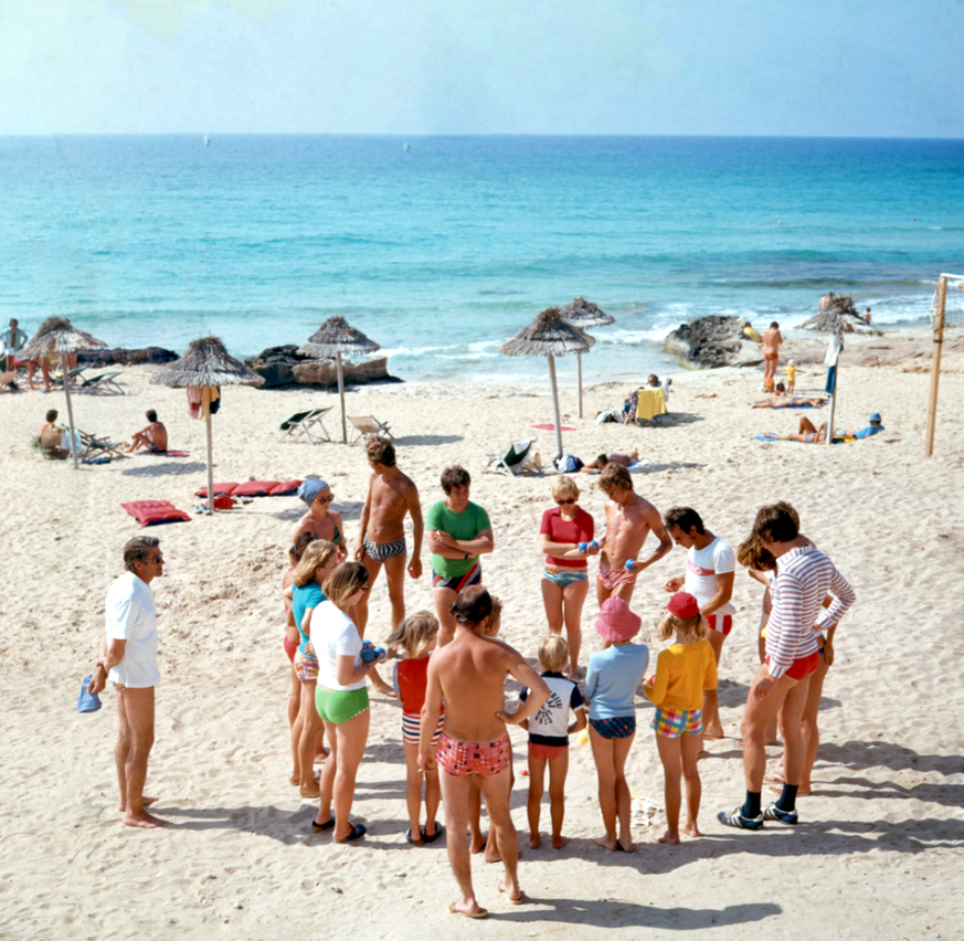 "Walter Rudolph – Ibiza 1976"

https://agonyecstasygallery.com/products/walter-rudolph-ibiza-1976