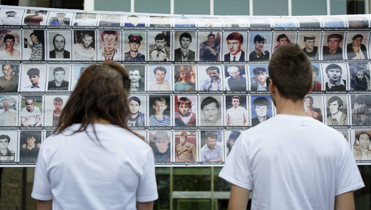 1995 waren in der Kleinstadt Srebrenica binnen weniger Tage fast 8000 muslimische Männer und Knaben von bosnisch-serbischen Milizen umgebracht worden.&nbsp;