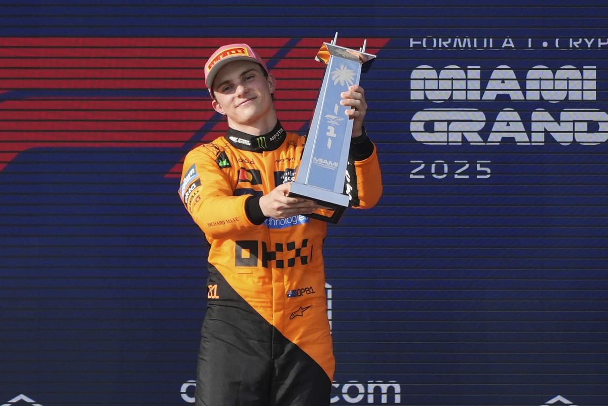 McLaren driver Oscar Piastri of Australia celebrates on the podium after winning the Formula One Miami Grand Prix auto race Sunday, May 4, 2025, in Miami Gardens. Fla. (AP Photo/Marta Lavandier)
F1 Mi ...