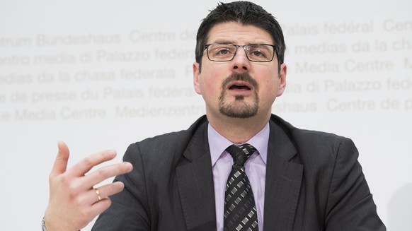 ARCHIVBILD ZUM RUECKTRITT VON YANNICK BUTTET VOM NATIONALRAT, AM SONNTAG, 17. DEZEMBER 2017 - Yannick Buttet, Nationalrat CVP VS, spricht an einer Medienkonferenz ueber &quot;Buergerliche Parteien sag ...
