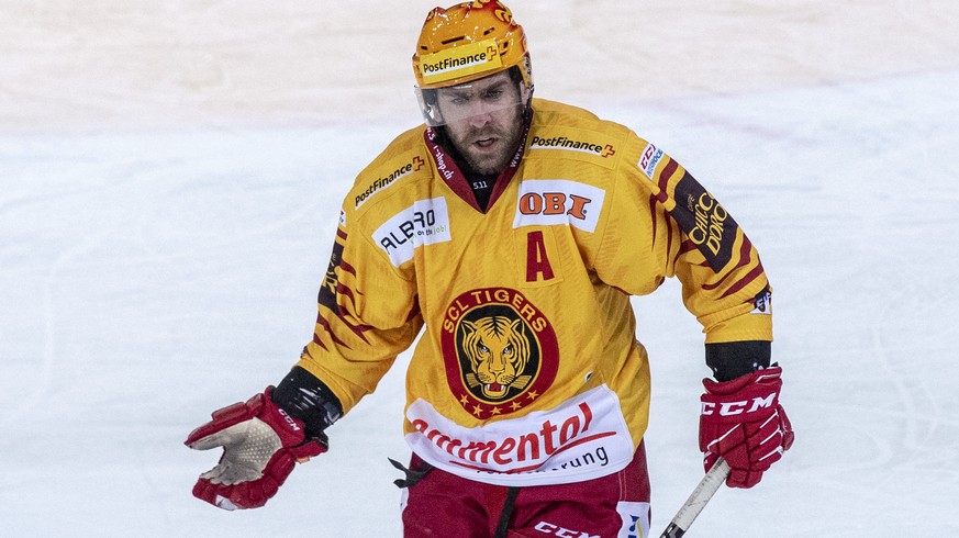 Chris DiDomenico von Langnau beim Eishockey Meisterschaftsspiel in der Qualifikation der National League zwischen dem EV Zug und den SC Langnau Tigers vom Freitag, 15. Februar 2019 in Zug. (PPR/Urs Fl ...