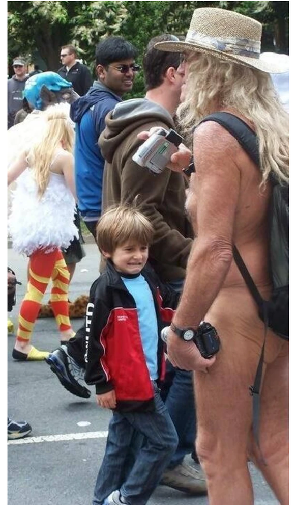 Festival Fails: nackter Besucher