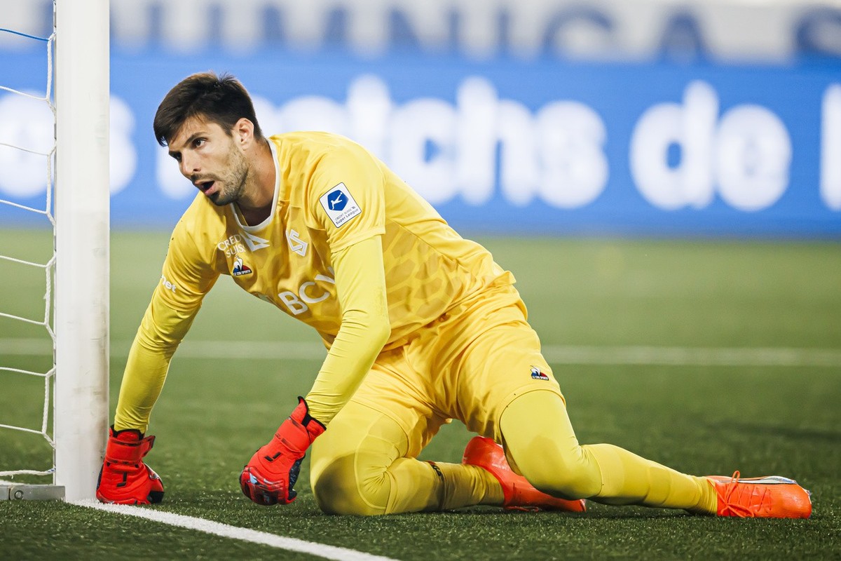Le gardien lausannois Karlo Letica reagit lors de la rencontre de football de Super League entre le FC Lausanne-Sport, LS, et le FC Zurich (FCZ), ce samedi 23 septembre 2023 au stade de la Tuiliere La ...
