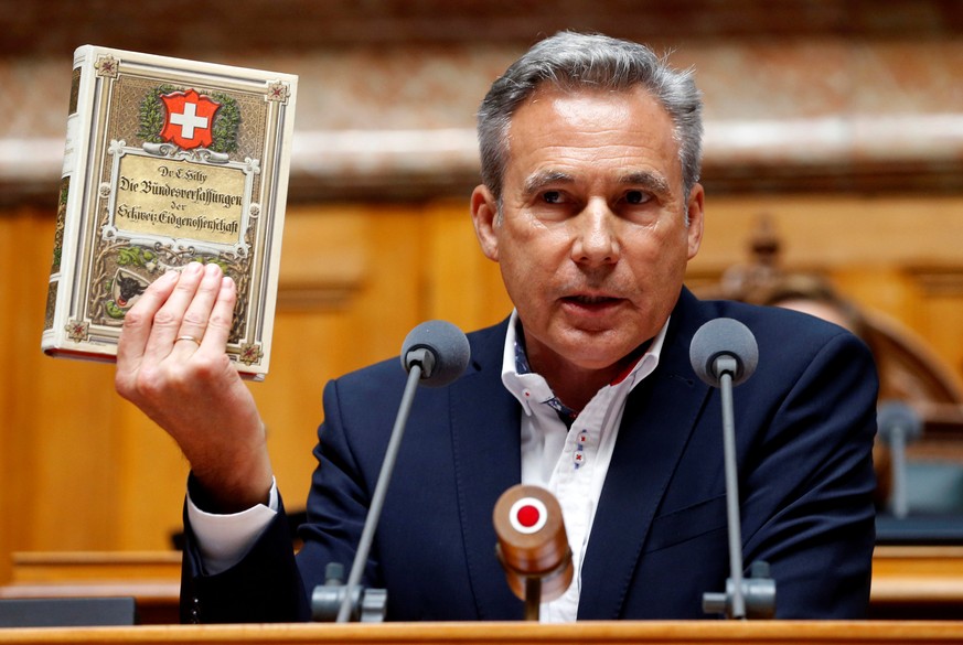 Swiss People&#039;s Party (SVP) faction chief Adrian Amstutz speaks during the lower house parliament session in Bern, Switzerland September 21, 2016. REUTERS/Ruben Sprich