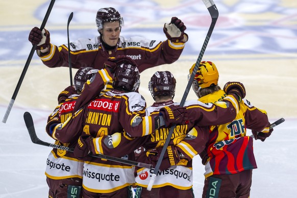 KEYPIX - Les joueurs genevois laissent eclater leur joie, lors de l'Acte 7 des quarts de finale des play-offs du championnat suisse de hockey sur glace de National League entre Lausanne HC, LHC,  ...