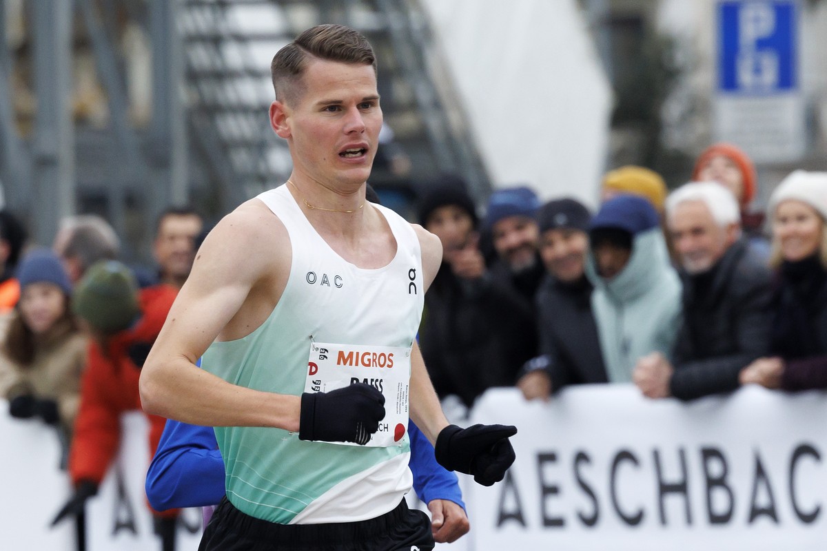 Jonas Raess, of Switzerland, competes at the men's elite categorie, during the 44th Escalade Race (Course de l'Esacalde), in Geneva, Switzerland, Sunday, December 4, 2022. Over 45'000 p ...