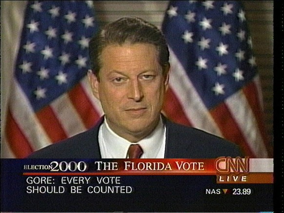 Al Gore gab 2000 das Rennen auf, trotz kontroverser Umstände.