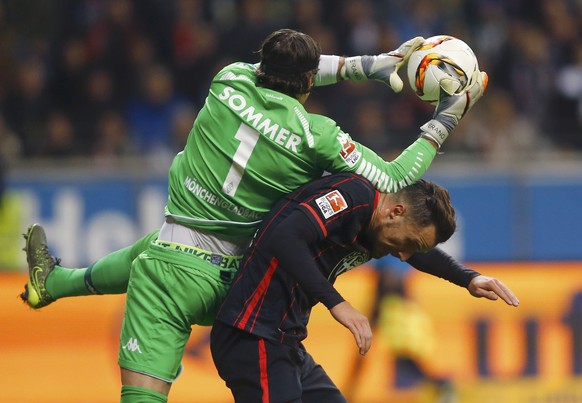 Yann Sommer und Haris Seferovic schenken sich nichts.&nbsp;