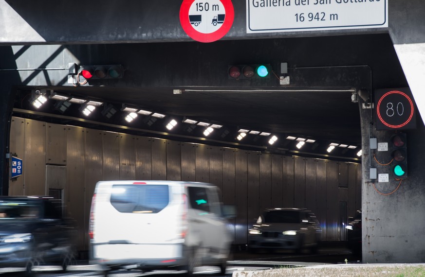 Das Suedportal des Gotthardtunnels anlaesslich des 20. Jahrestages der Brand-Katastrophe im Gotthard-Strassentunnel, Sonntag, 24. Oktober 2021, in Airolo. Am 24. Oktober 2001 ereignet sich im Gotthard ...