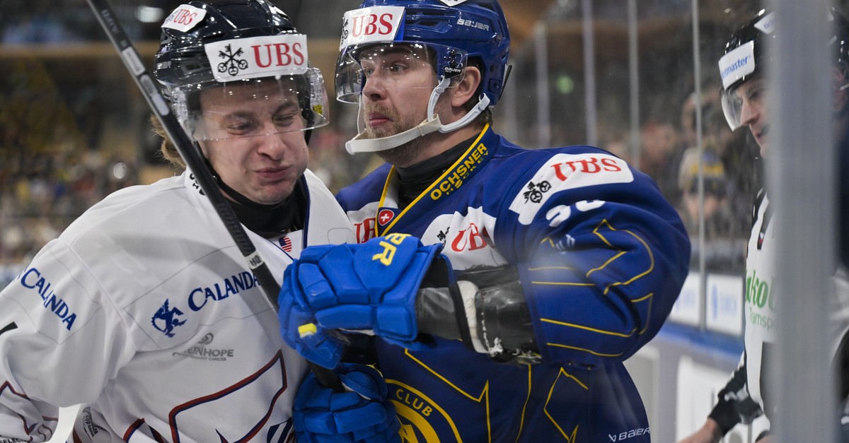 Entt-uschung-zum-Spengler-Cup-Auftakt-Davos-verliert-gegen-College-Auswahl