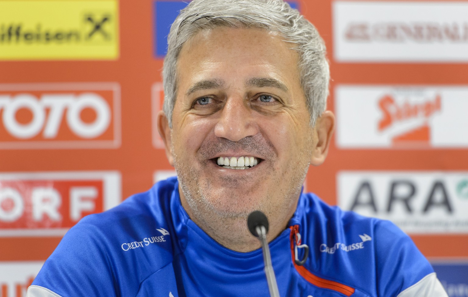 Gut gelaunt: Vladimir Petkovic gibt sich betont gelassen.