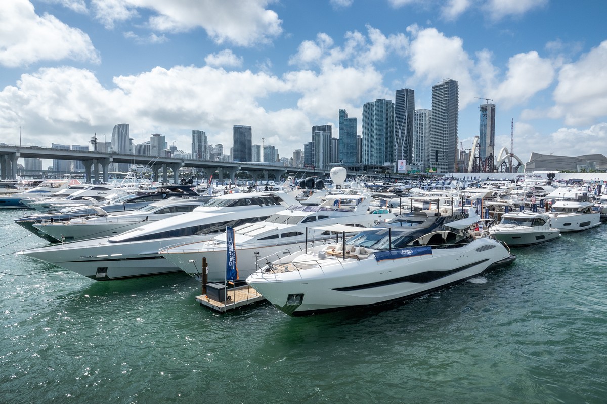 epa11891583 Powerboats and motor yachts from 30 to 125 feet are shown at the Herald Plaza during the Discover Boating Miami International Boat Show in Miami, Florida, USA, 12 February 2025. According  ...