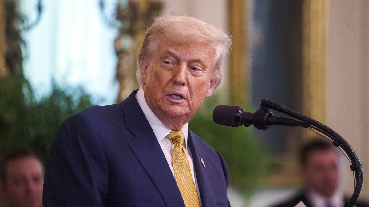 epa12241980 US President Donald Trump speaks during the signing of "Halt All Lethal Trafficking of Fentanyl Act," at the White House, Washington, DC, USA, 16 July 2025. EPA/WILL OLIVER