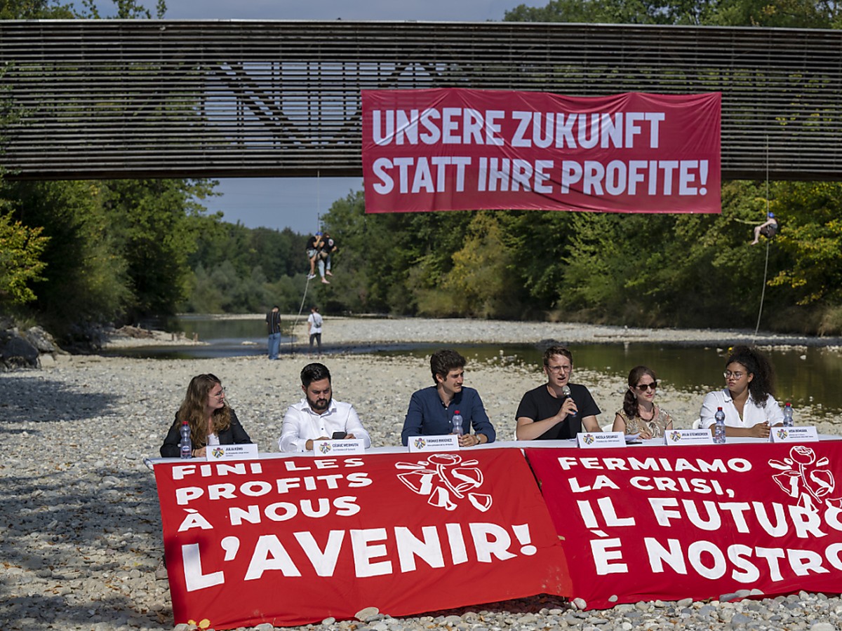 L'initiative de la JS vise