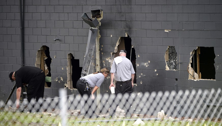 Gepanzertes Fahrzeug als Rammbock benutzt: So lief die Geiselrettung in Orlando
