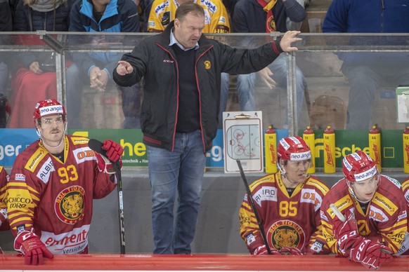 Tigers Head Coach Heinz Ehlers, waehrend dem Meisterschaftsspiel der National League, zwischen den SCL Tigers und dem HC Davos am Samstag 3.November 2018 in der Ilfishalle in Langnau. (KEYSTONE /Marce ...