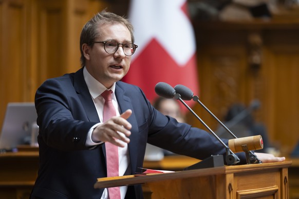 Philippe Nantermod, FDP-VS, spricht waehrend einer Sondersession des Nationalrats, am Mittwoch, 17. April 2024, im Nationalrat in Bern. (KEYSTONE/Peter Klaunzer)