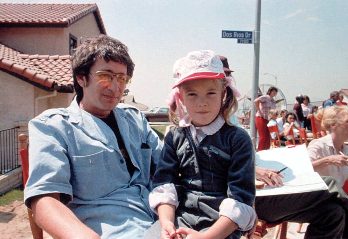 Director Steven Spielberg, Drew Barrymore on the set of E.T., 1982 Courtesy Everett Collection !ACHTUNG AUFNAHMEDATUM GESCHÄTZT! PUBLICATIONxINxGERxSUIxAUTxONLY Copyright: xCourtesyxEverettxCollection ...
