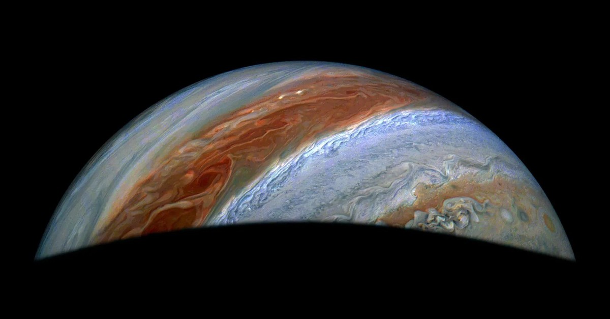 Jupiter-ist-kleiner-als-gedacht-und-platter
