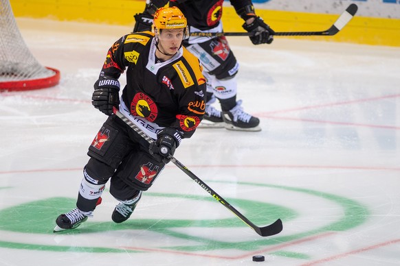 Berns PostFinance Top Scorer Dominik Kahun waehrend dem Eishockey Qualifikationsspiel der National League zwischen dem SC Bern und Lausanne HC, am Montag, 14. Maerz 2022, in der PostFinance Arena in B ...