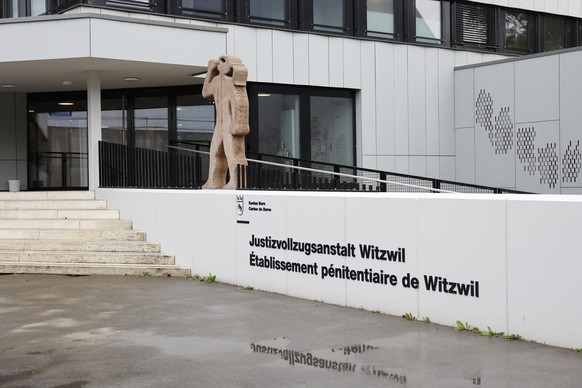 Eingang zur Justizvollzuganstalt JVA Witzwil, wo Erwin Sperisen, der ehemalige Polizeichef von Guatemala, am Freitag, 20. Oktober 2023, freigelassen werden soll. Das Bundesgericht hat die Verurteilung ...