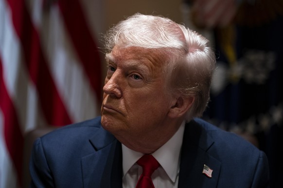 epa11926298 US President Donald Trump attends a cabinet meeting at the White House in Washington, DC, USA, 26 February 2025. EPA/AL DRAGO / POOL