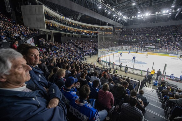 Das letzte Eishockeyspiel im Hallenstadion statt, beim Eishockey Playoff-Finalspiel, Spiel 6, der National League zwischen den ZSC Lions und dem EV Zug am Freitag, 29. April 2022 im Hallenstadion in Z ...