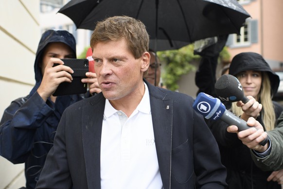 epaselect epa06203958 Former German racing cyclist Jan Ullrich arrives for his trial in the town of Weinfelden, Switzerland, 14 September 2017. Jan Ullrich was involved in an accident with three vehic ...