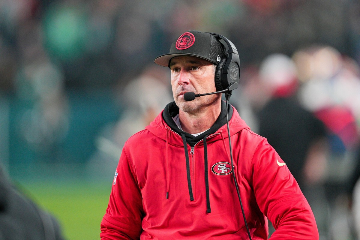 PHILADELPHIA, PA - DECEMBER 03: San Francisco 49ers head coach Kyle Shanahan looks on during the game between the San Fransisco 49ers and the Philadelphia Eagles on December 3, 2023 at Lincoln Financi ...