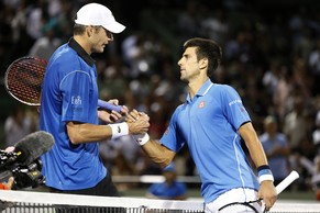 John Isner kann nur noch gratulieren.