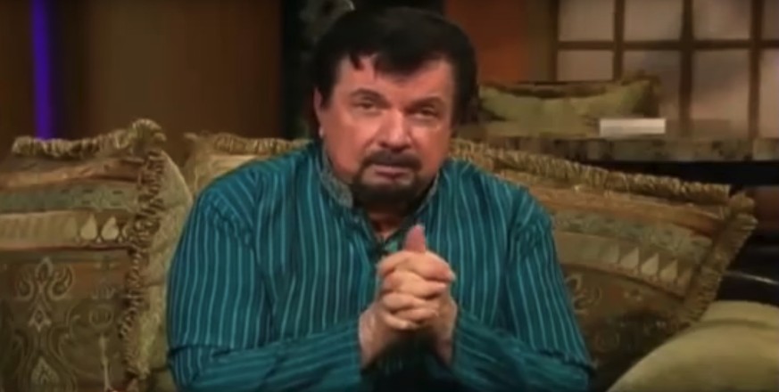 Mike Murdock reibt sich die Hände. Er braucht seine Gier gar nicht zu verbergen – trotzdem beschenken ihn die Zuschauer mit Geld.&nbsp;