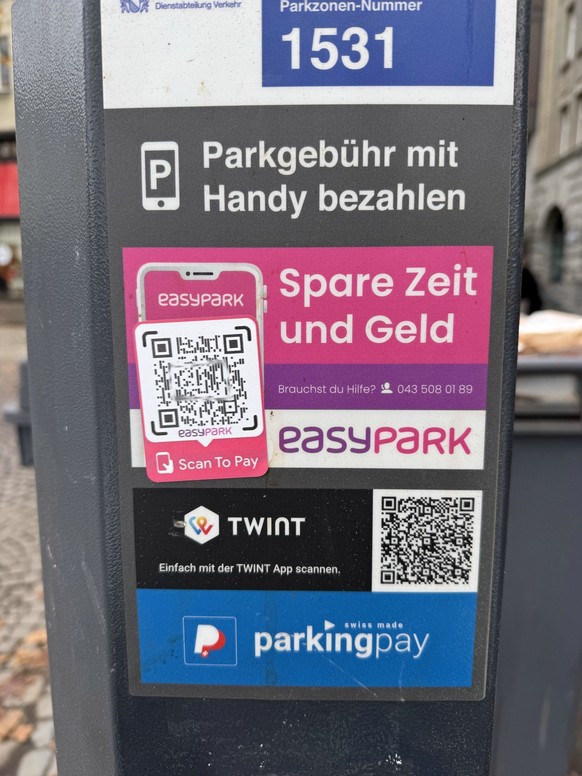 Vorsicht vor gefälschten QR-Codes bei Parkuhren in der Stadt Zürich